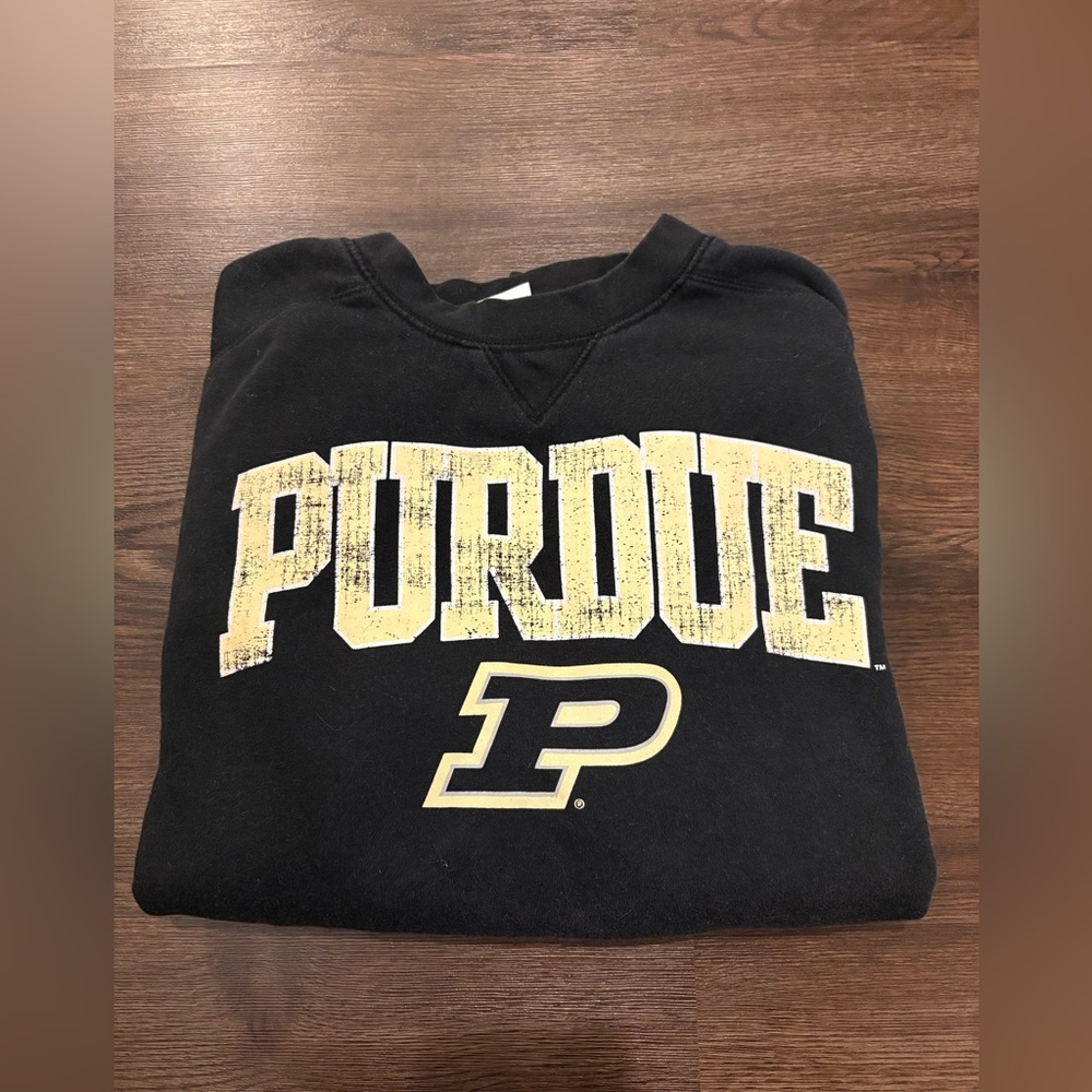 Purdue crewneck
Size medium